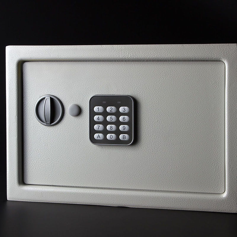 Electronic safe keypad